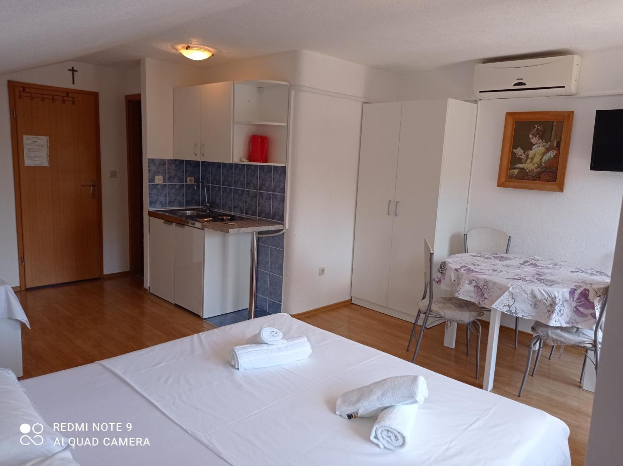 Apartments Mihovil Omiš Habitación foto