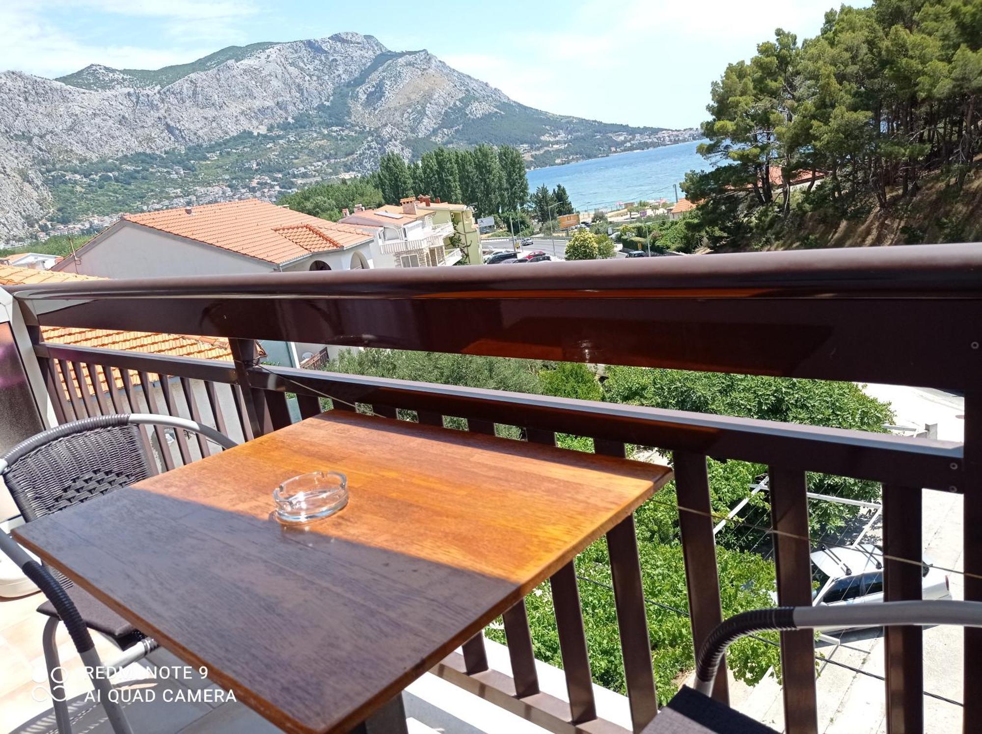 Apartments Mihovil Omiš Habitación foto